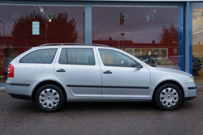 2008 Skoda Octavia 1.9 TDI image 2