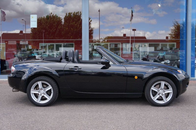 2007 Mazda MX-5 2.0i image 2