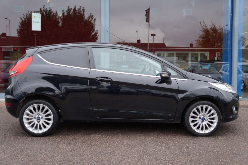 2011 Ford Fiesta 1.4 image 2