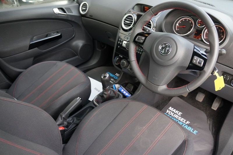 2014 Vauxhall Corsa 1.4 SXi image 4