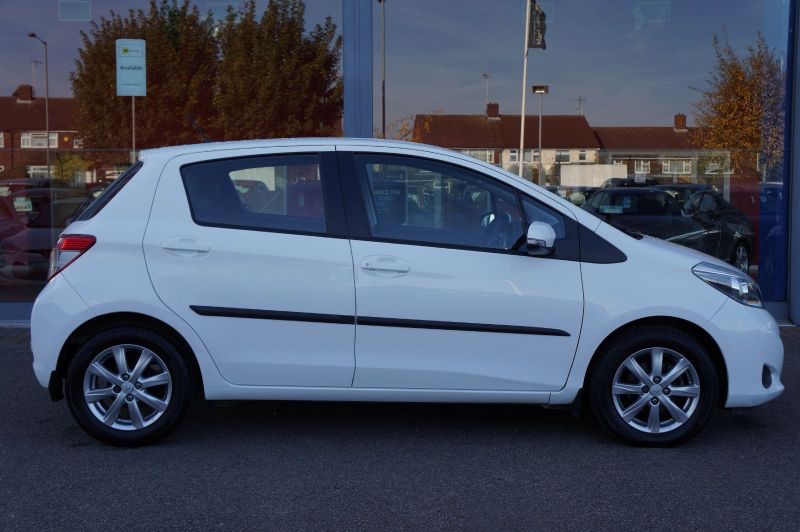 2013 Toyota Yaris 1.33 VVT-i image 2