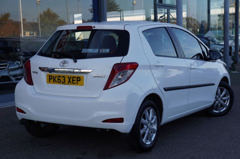 2013 Toyota Yaris 1.33 VVT-i image 3