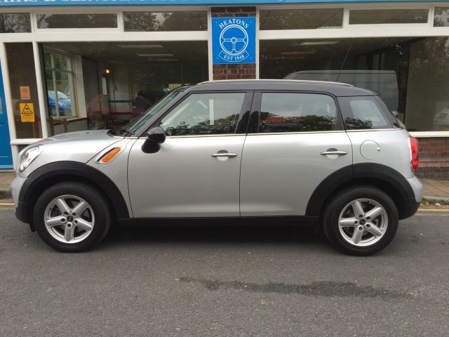 2012 MINI COUNTRYMAN 1.6 Cooper image 2