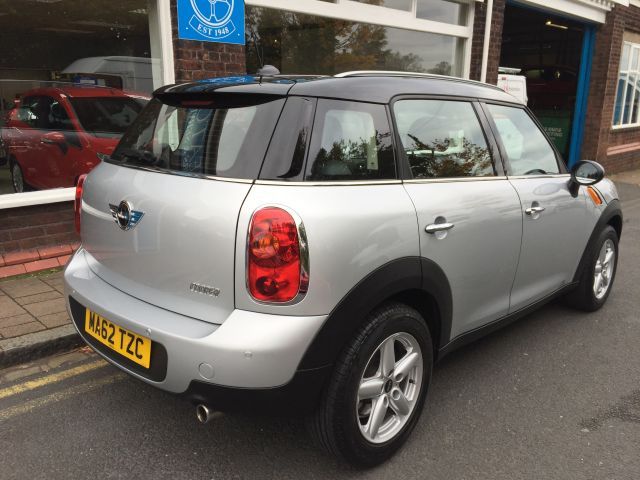 2012 MINI COUNTRYMAN 1.6 Cooper image 3