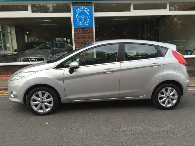 2010 FORD FIESTA 1.4 image 2