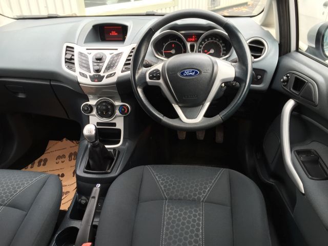 2010 FORD FIESTA 1.4 image 4