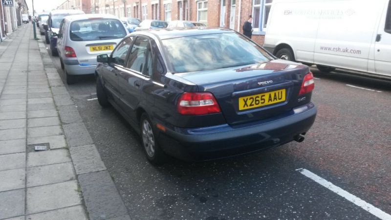 2000 Volvo S 40 1.6 petrol cheap or swap low miles image 2