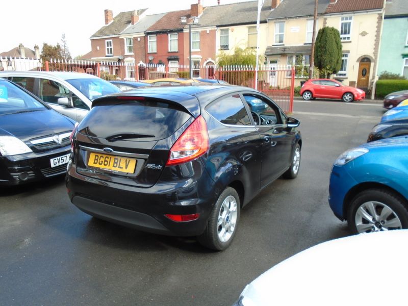 2011 Ford Fiesta 1.25 Zetec image 3