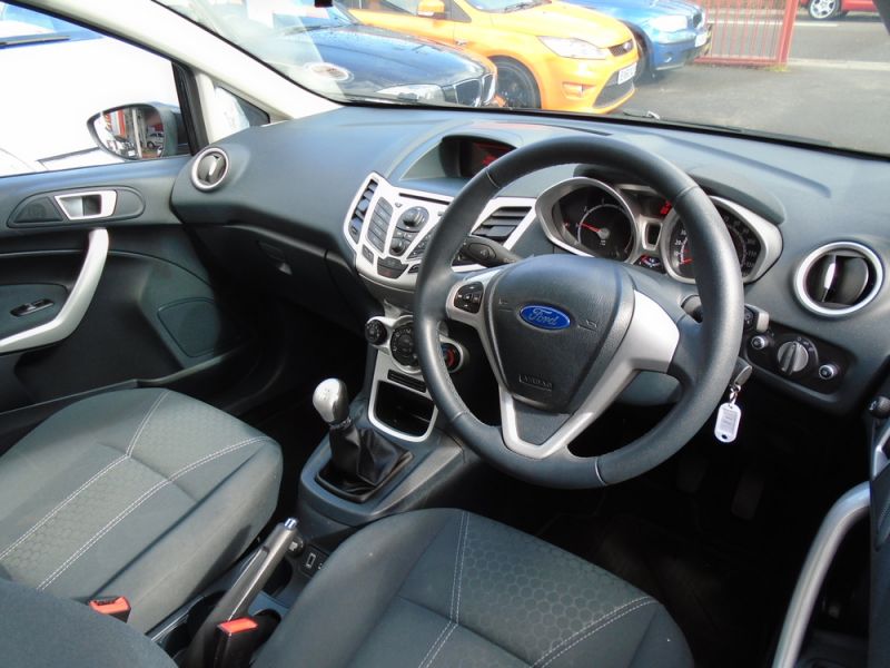2011 Ford Fiesta 1.25 Zetec image 4