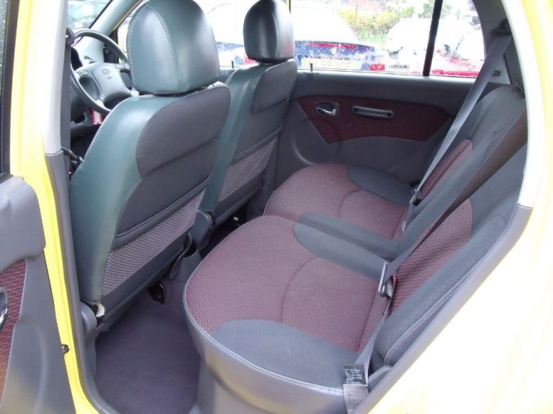 2007 Hyundai Amica 1.1 CDX 5dr image 5