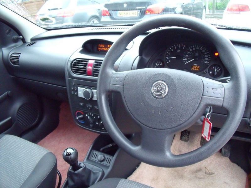 2006 Vauxhall Corsa 1.3 CDTi image 4
