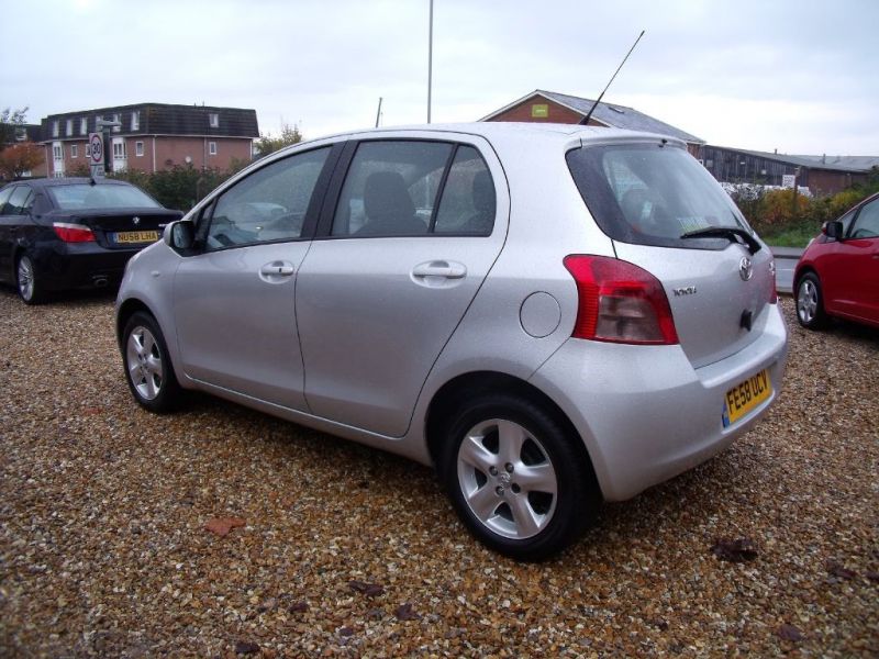 2008 Toyota Yaris 1.4 5dr image 2