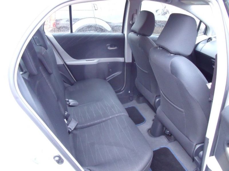2008 Toyota Yaris 1.4 5dr image 5