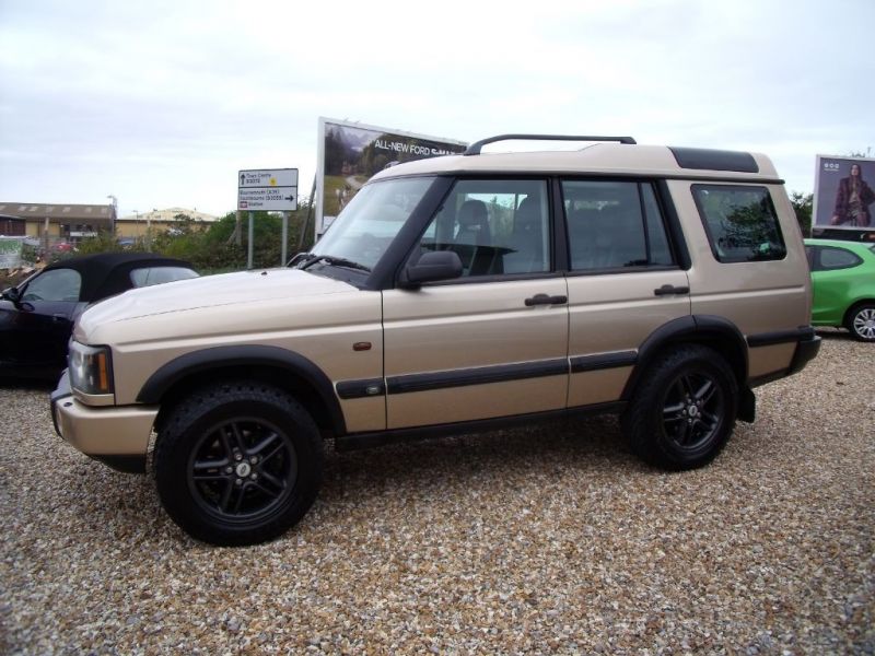 2004 Land Rover Discovery 2.5 4x4 5dr image 2