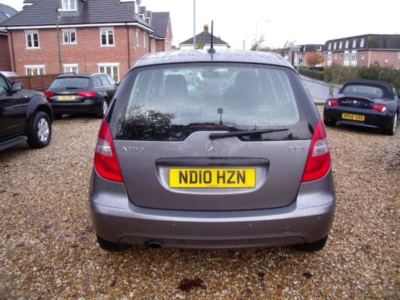2010 Mercedes-Benz A180 CDI 2.0 image 2