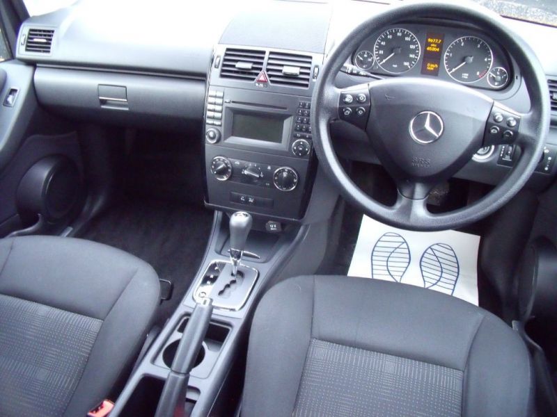 2010 Mercedes-Benz A180 CDI 2.0 image 4