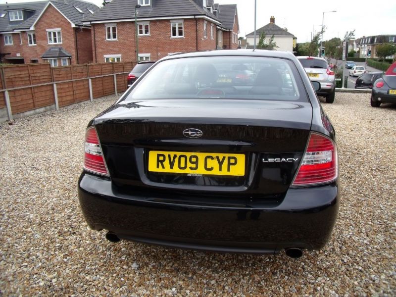 2009 Subaru Legacy 3.0R image 3