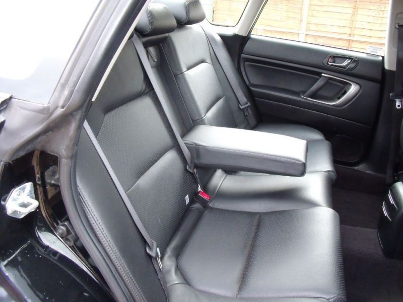 2009 Subaru Legacy 3.0R image 5