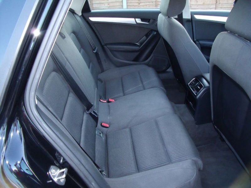 2011 Audi A4 Avant 2.0 TDi SE image 5