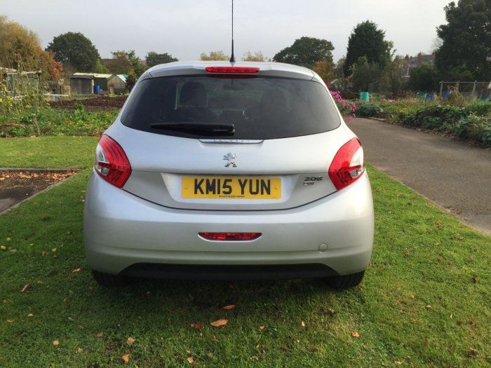 2015 Peugeot 208 1.6 e-HDi 5dr image 3