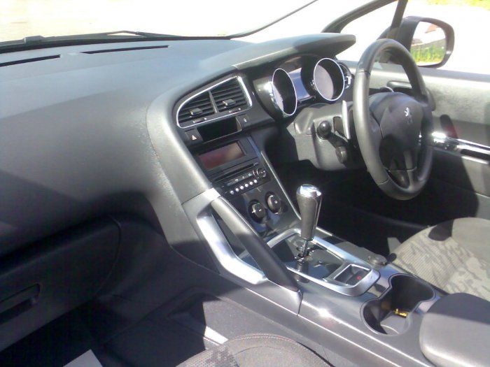 2011 Peugeot 3008 1.6 HDi 112 Sport 5dr image 4
