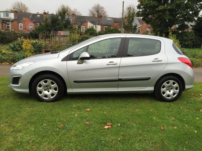 2011 Peugeot 308 1.6 e-HDi image 2