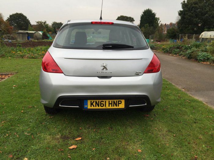 2011 Peugeot 308 1.6 e-HDi image 3