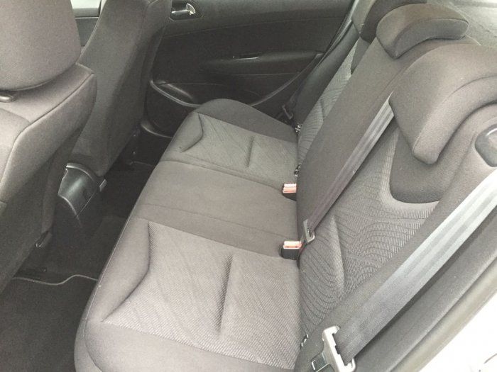 2011 Peugeot 308 1.6 e-HDi image 5