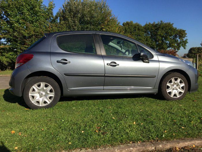 2010 Peugeot 207 1.4 VTi S image 2
