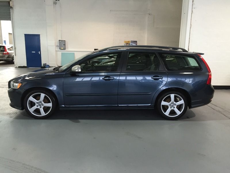 2010 Volvo V50 D2 image 2