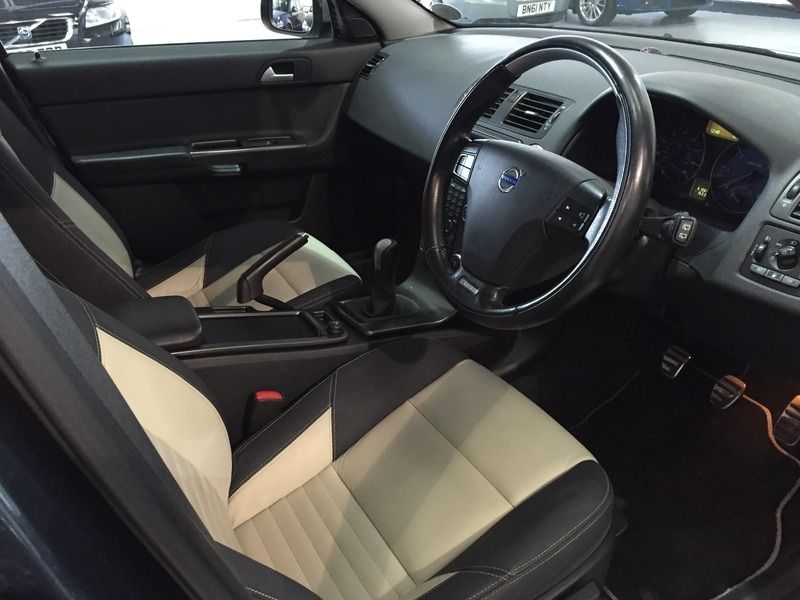 2010 Volvo V50 D2 image 4