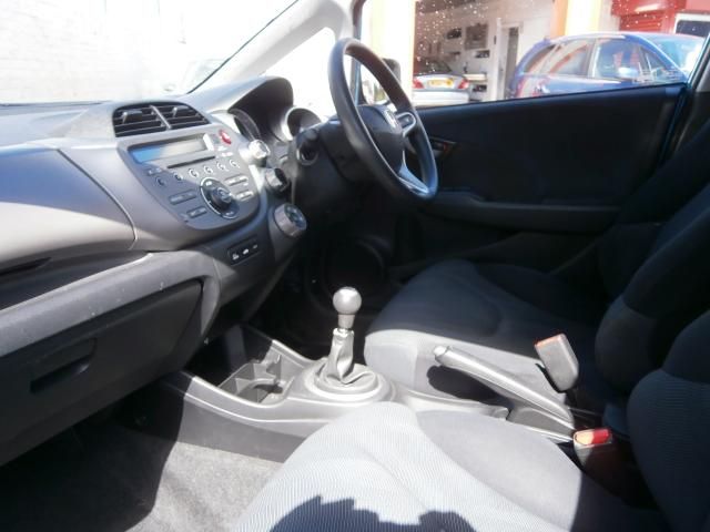 2009 HONDA JAZZ 1.4 I-VTEC image 5