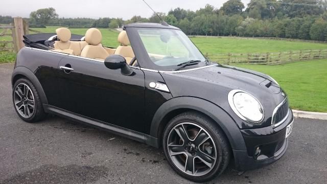 2009 MINI CONVERTIBLE 1.6 COOPER S image 1