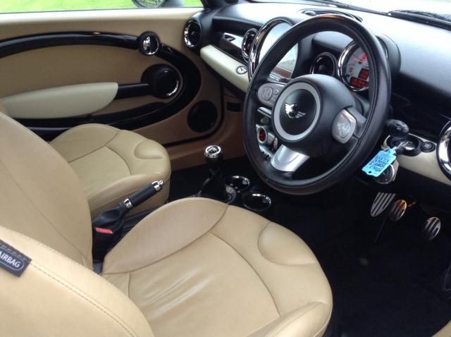 2009 MINI CONVERTIBLE 1.6 COOPER S image 4