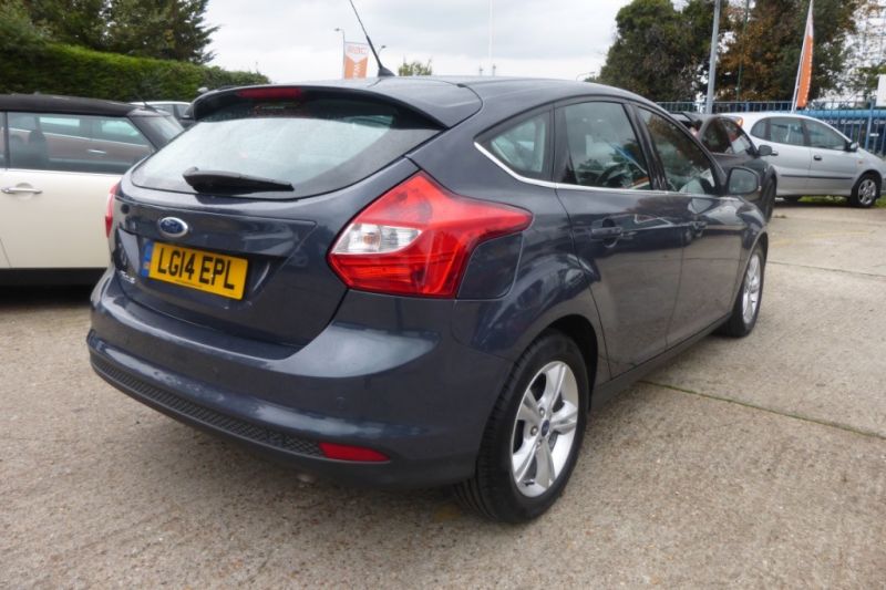2014 Ford Focus Zetec 5dr image 3