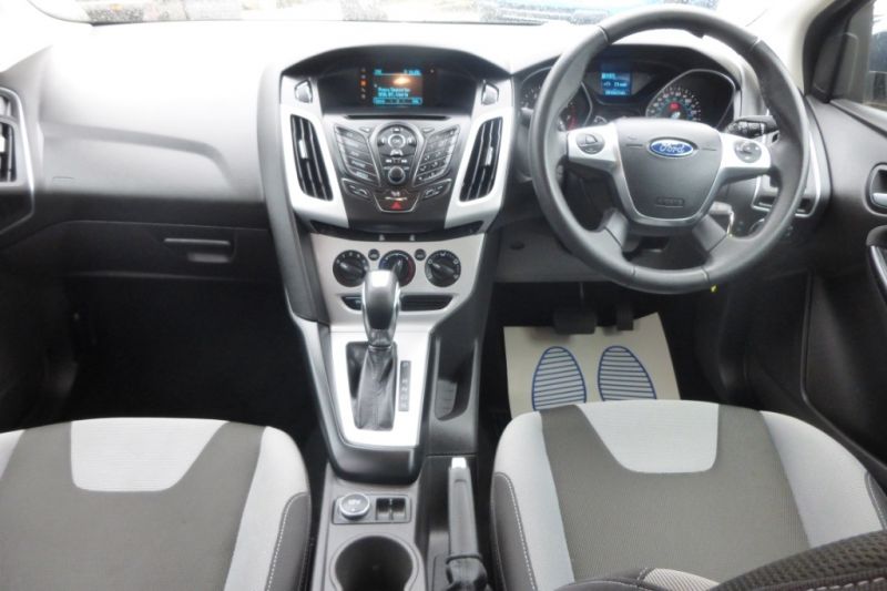 2014 Ford Focus Zetec 5dr image 5