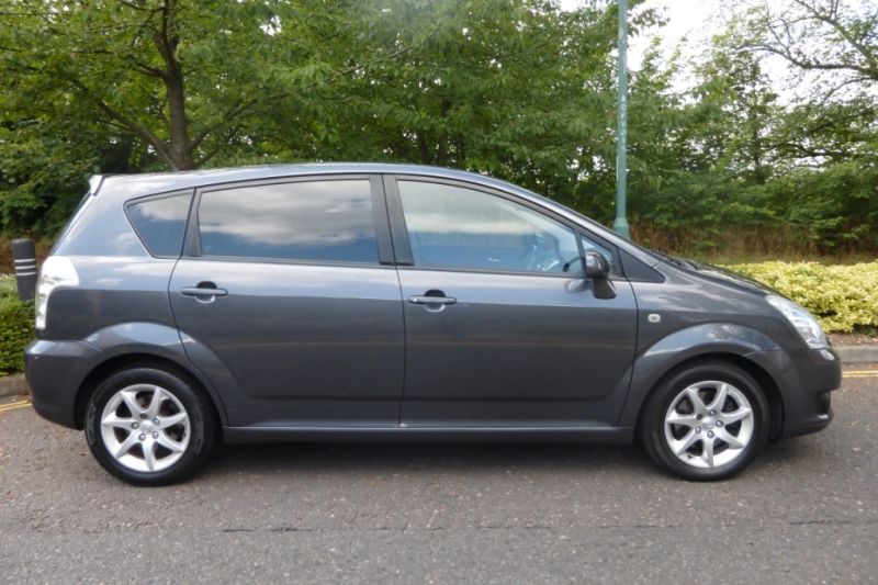 2007 Toyota Corolla Verso image 2