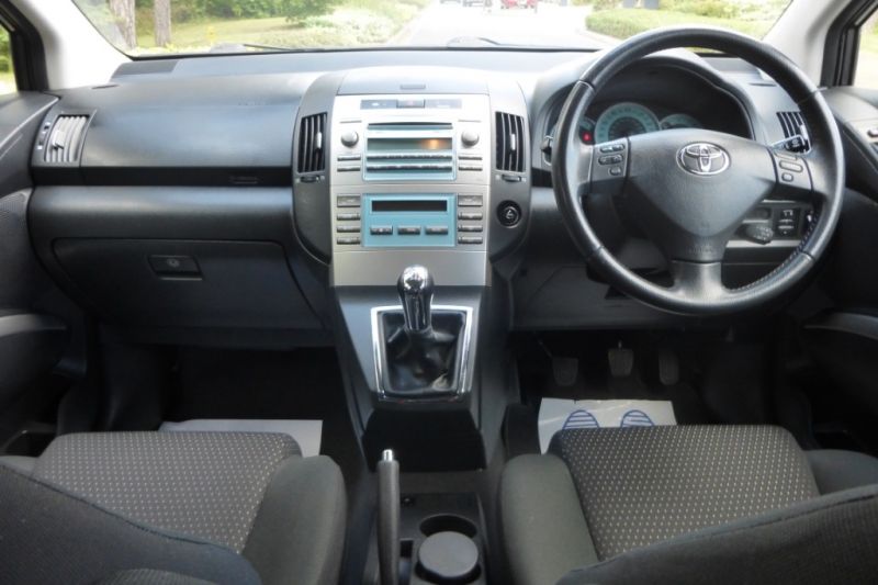 2007 Toyota Corolla Verso image 5
