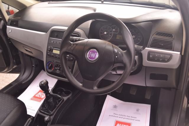 2008 FIAT GRANDE PUNTO image 4