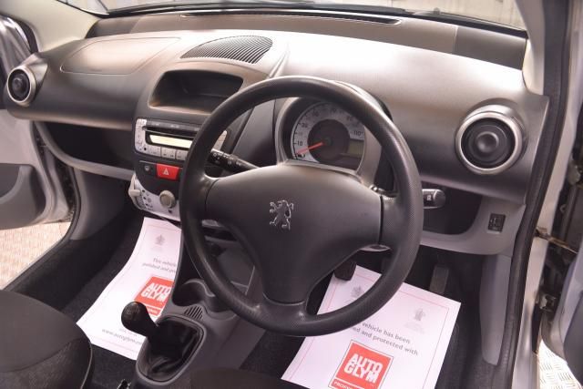 2009 PEUGEOT 107 URBAN image 4