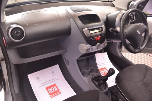 2009 PEUGEOT 107 URBAN image 5