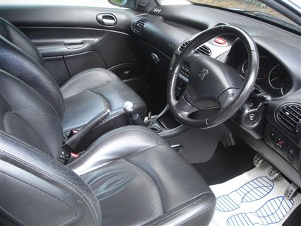 2004 PEUGEOT 206 image 4
