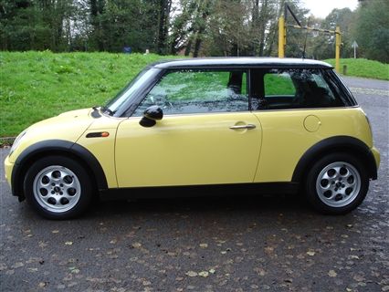 2003 MINI 1.6 COOPER image 2