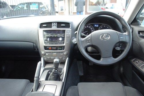 2010 LEXUS IS 220D 2.2TD SE image 4
