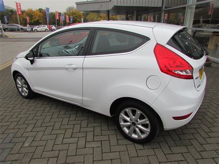 2010 Ford Fiesta 1.6 TDCi Zetec image 3