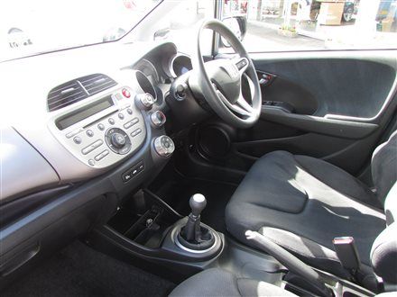 2011 Honda Jazz 1.4 i-VTEC ES image 4