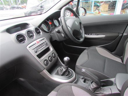 2012 Peugeot 308 1.6 HDi Active image 4