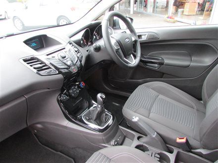 2014 Ford Fiesta 1.25 Zetec image 4