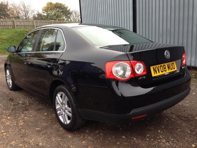 2008 VOLKSWAGEN JETTA 2.0 SE TDI image 3