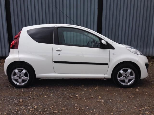 2013 PEUGEOT 107 1.0 image 2